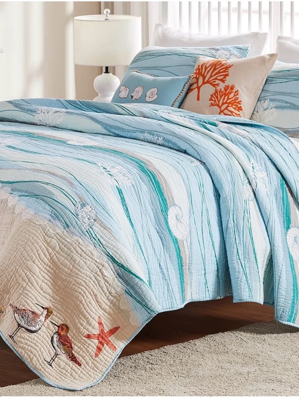 Coastal Wave Reversible Quilt Set - Blue and Cream Maui Queen